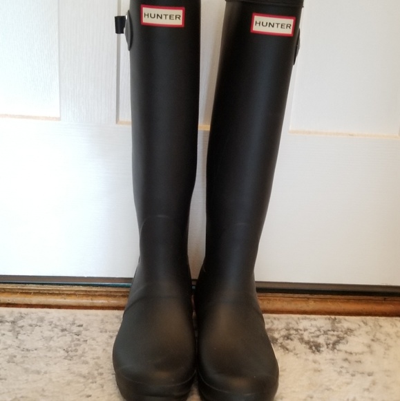 hunter black rain boots size 8